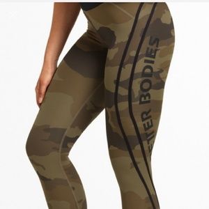 Bettet Bodies Camo leggings